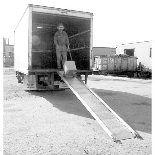 Passerelles en aluminium a/dessus perfor&eacute; &agrave; rainures, Capacit&eacute; de 1500 lb, 32" la x 12' lo Les Distributions ICE