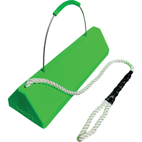 Cale de roue pour avion Checkers Safety SafeRay avec poign&eacute;e &agrave; c&acirc;ble avec cordage en boucle, Ur&eacute;thane, Vert fluorescent, 24" la x 8" p x 6" h Les Distributions ICE