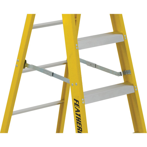 Industrial Heavy-Duty Stepladders (6900 Series), 4', Fibreglass, 300 lbs. Capacity, Type 1A Les Distributions ICE