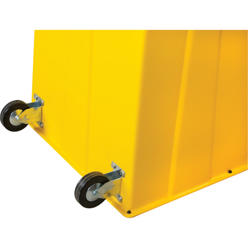 Industrial Step Stool, 4 Steps, 44" x 22-1/4" x 65-1/8" High Les Distributions ICE