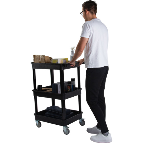 Chariot utilitaire avec tablette &agrave; bordure profonde, 3 tiers, 19" x 39-1/2" x 28-1/4", Capacit&eacute; 330 lb Les Distributions ICE