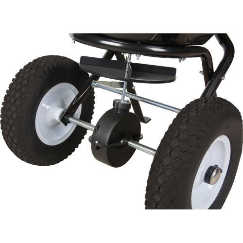 Broadcast Spreader, 22000 sq. ft., 100 lbs. capacity Les Distributions ICE