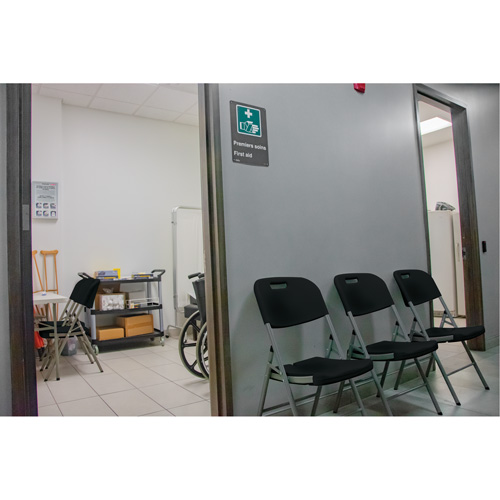 Chaise pliante, Poly&eacute;thyl&egrave;ne, Noir, Capacit&eacute; 350 lb Les Distributions ICE