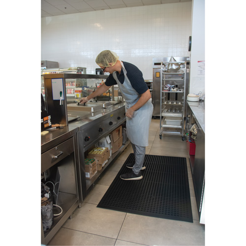 Anti-Fatigue Matting, Slotted, 3' x 5' x 7/8", Black, Natural Rubber Les Distributions ICE