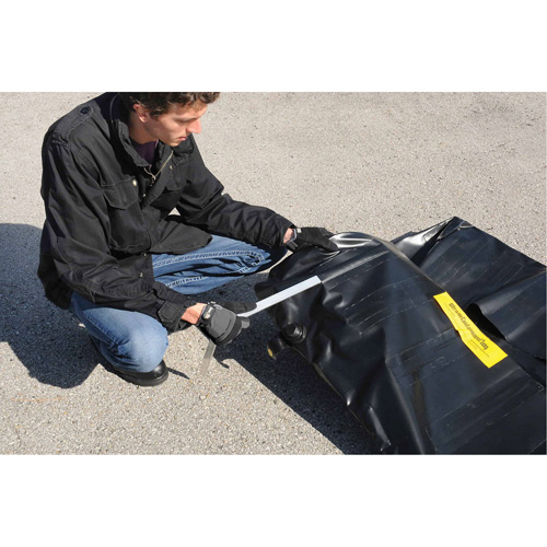 Ultra-550 Containment Sump&reg; Flexible Fuel Tank Container without Drain, 102" L x 72" W, 650 US gal. Capacity Les Distributions ICE