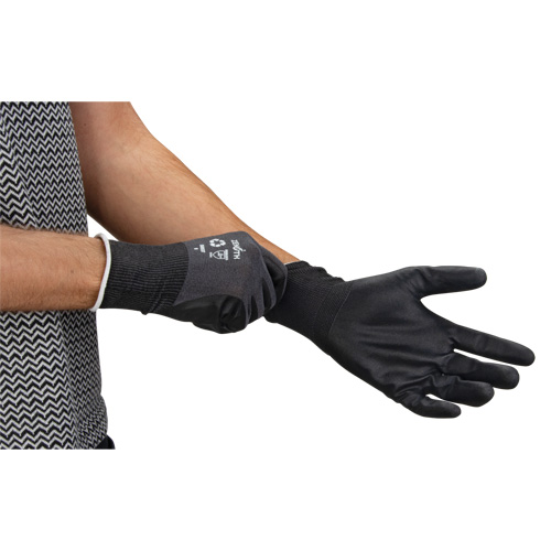 Eco-Friendly Breathable Coated Gloves, 10, Foam Nitrile Coating, 21 Gauge, Nylon/RPET Shell Les Distributions ICE