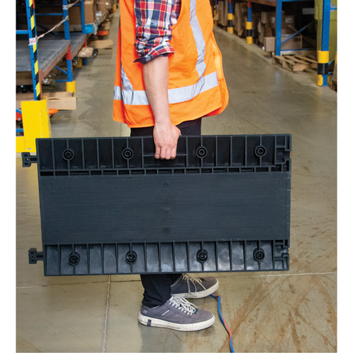Polyurethane Cable Protector, 3 Channels, 35.43" L x 19.69" W x 3" H Les Distributions ICE