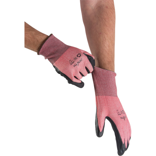 Gants &eacute;cologiques, l&eacute;gers, et r&eacute;sistants &agrave; la coupe, &agrave; haute dext&eacute;rit&eacute;, Taille 7, Calibre 18, Rev&ecirc;tement Mousse de nitrile, Enveloppe en Acier inoxydable/PEHP/rPET, ASTM ANSI niveau A4 Les Distributions ICE