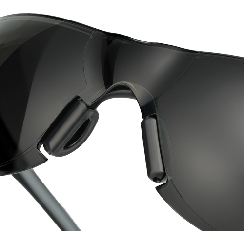 Lunettes de s&eacute;curit&eacute; Adapt Lite, Lentille Fum&eacute;e, Antibu&eacute;e/Anti-&eacute;gratignures, ANSI Z87+/R&eacute;pond ou surpasse la norme CSA Z94.3 Les Distributions ICE