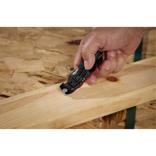 Couteau utilitaire compact pour usage multiple Les Distributions ICE