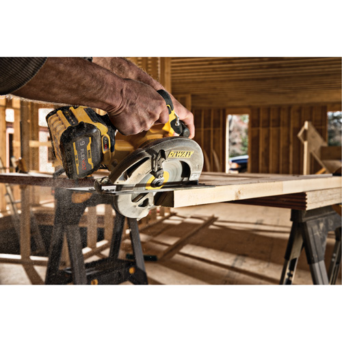 Scie circulaire sans balai Flexvolt Max avec frein &eacute;lectrique (outil seulement), 7-1/4", 60 V Les Distributions ICE