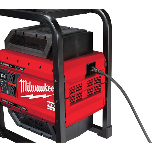 MX Fuel Carry-On Power Supply, 1800 W/3600 W, Lithium Ion, 20-4/5" H x 12" W x 15" D, 49.7 lbs. Les Distributions ICE