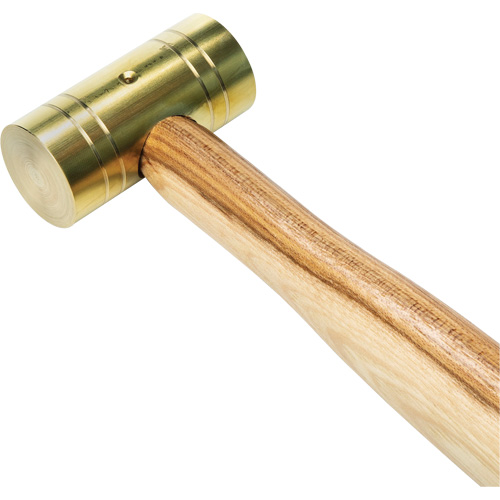 Marteau en laiton avec manche en noyer, Poids de la t&ecirc;te 1 lb, 11" lo Les Distributions ICE