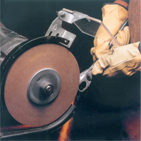 Scotch-Brite Cut & Polish Wheels, 6" Dia. x 1" W, 1" Arbor, Aluminum Oxide Les Distributions ICE