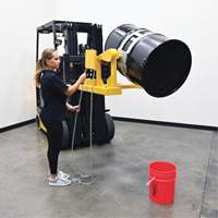 Porte-baril pour chariot &agrave; fourche, Pour 55 gal. US (45,8 gal imp&eacute;rial) Les Distributions ICE