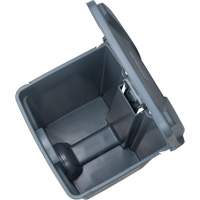 Step-On Garbage Can, Plastic, 12 US gal. Capacity Les Distributions ICE