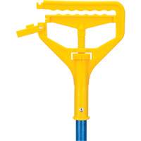 Handle with Clip, Fibreglass/Plastic, Open Gate Tip, 60" Length Les Distributions ICE