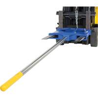 P&ocirc;le de transport de tapis pour chariot &eacute;l&eacute;vateur, 108-1/2" longueur, Install&eacute; sur fourche, Capacit&eacute; de 2500 lb Les Distributions ICE