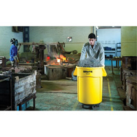 Brute&reg; Dolly, Polyethylene, Black, Fits: 20 - 55 US Gal. Les Distributions ICE