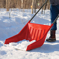 Yukon Sleigh Snow Shovel, 23-1/2" Blade Width Les Distributions ICE