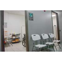 Folding Chairs, Polyethylene, White, 350 lbs. Weight Capacity Les Distributions ICE