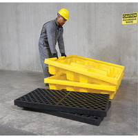 Ultra-Spill Pallet emboitable, 4 barils, Capacit&eacute; de d&eacute;versement 66 gal. US, 51" x 51" x 10" Les Distributions ICE