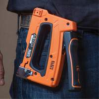 Agrafeuse pour c&acirc;blage libre, Agrafes 5/16"/1/4"/11/32" Les Distributions ICE