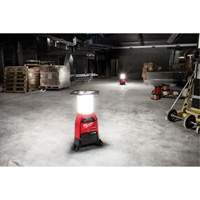 M18 Radius Site Light & Charger with One-Key, LED, 4800/9000/2500 Lumens, Plastic Housing Les Distributions ICE